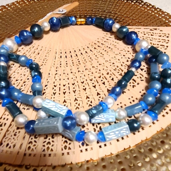 Vintage Jewelry - Vintage Ladies Necklace